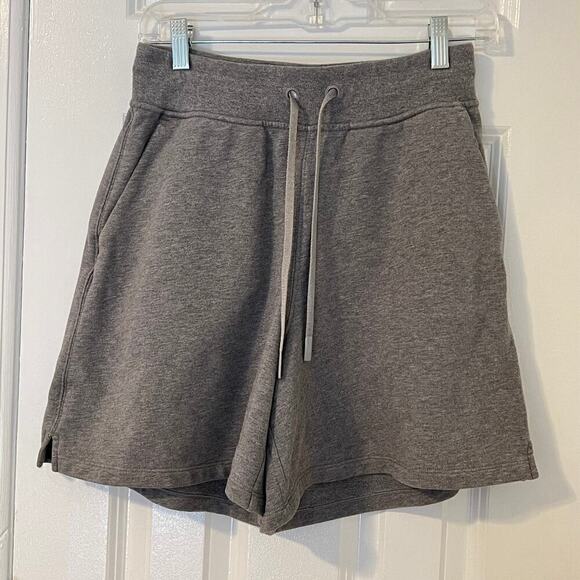 RARE Lululemon High Rise Terry Sweat Short 6 NWOT Grey - Picture 9 of 12